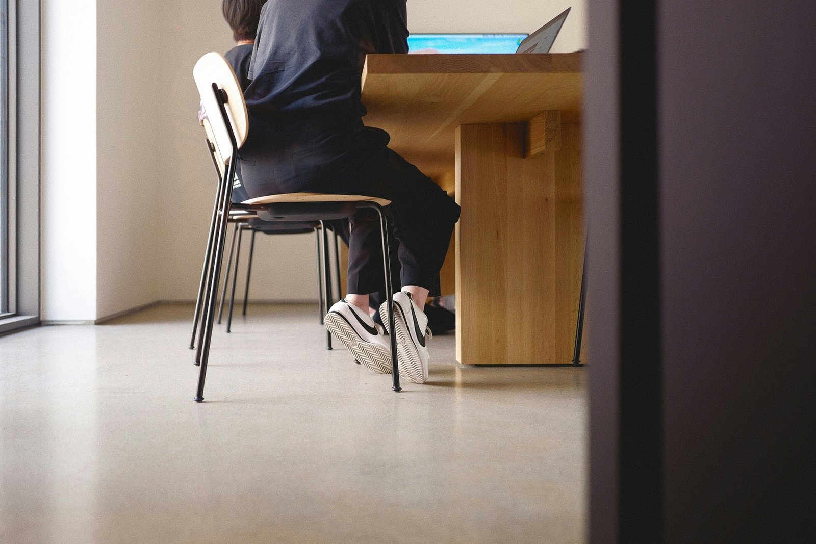 Schreibtisch in einem Arbeitszimmer